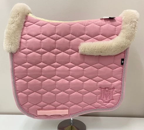 Mattes Eurofit Dressage Saddle Pad Blush Pink With Cream Sheepskin 2 Mattes Eurofit Dressage Saddle Pad Blush Pink With Cream Sheepskin - Image 2